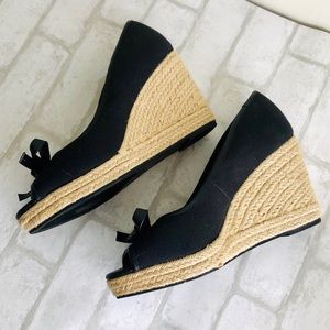 SHOEDAZZLE BLACK BOW WEDGES